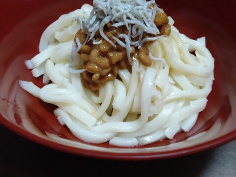 納豆かけうどん